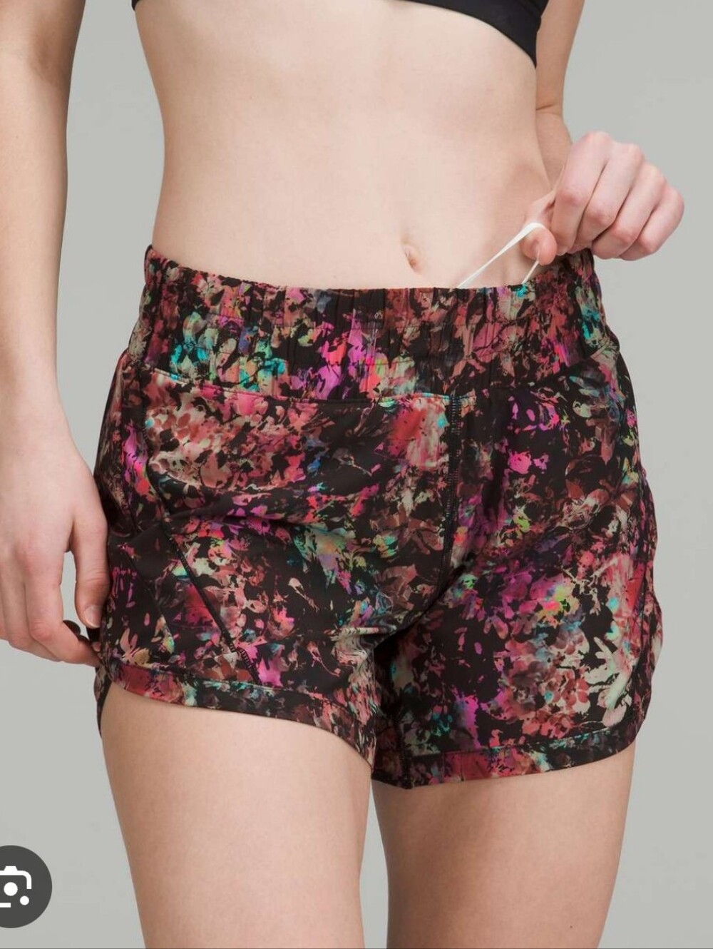 Lululemon floral hotty hot Shorts Sz 8